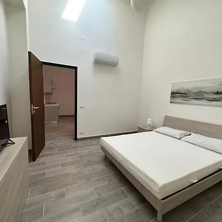 Almar In Centro Apt 2 *