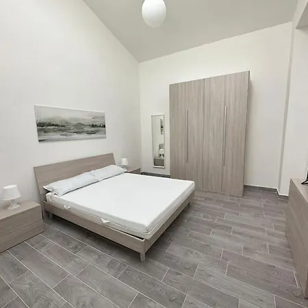 Almar In Centro Apt 2 * Messina